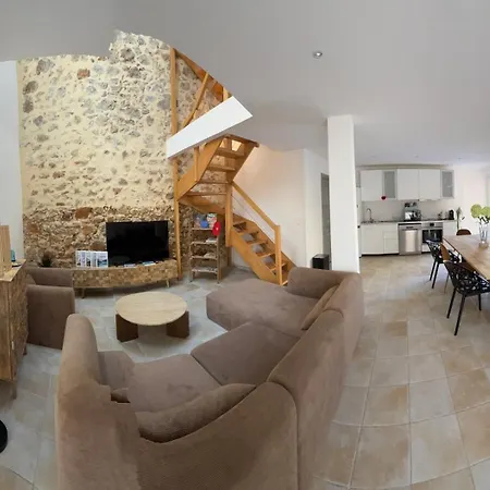 Holiday home Magnifique Maison Climatisee En Pierre Narbonne