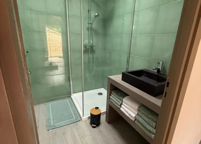 Hébergement de vacances Magnifique Maison Climatisée En Pierre